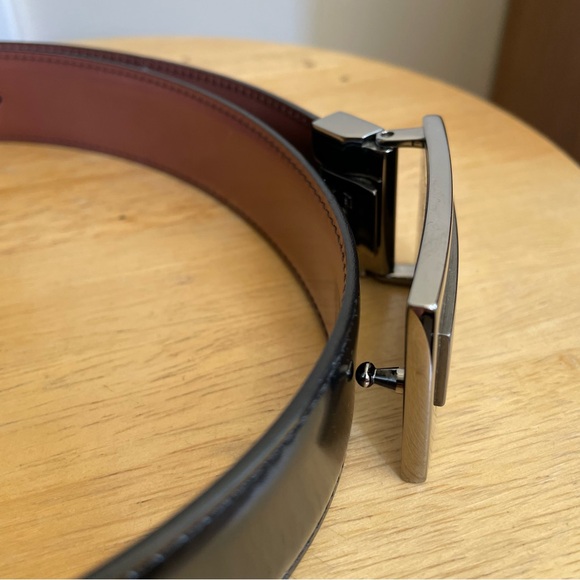 Mens Salvatore Ferragamo Belt New reversible leather size 28 - Picture 8 of 8